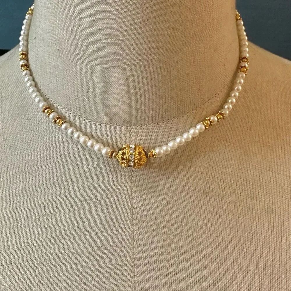 Faux pearl gold tone beaded necklace